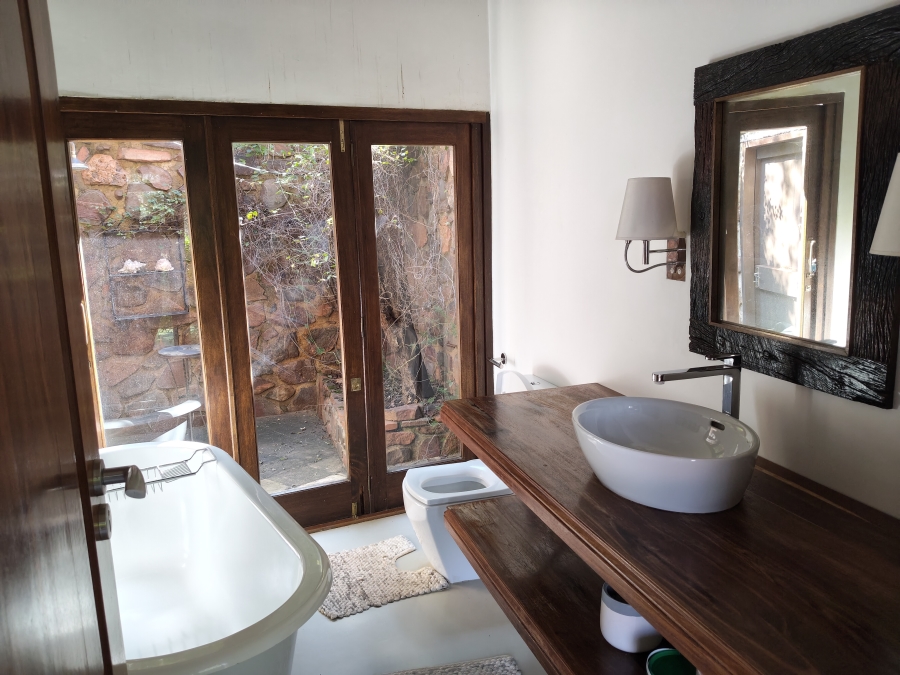 5 Bedroom Property for Sale in Broederstroom North West